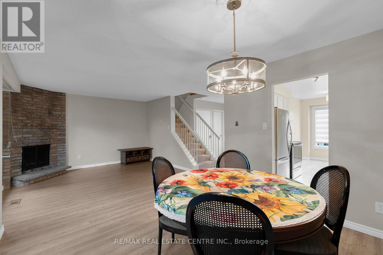 24 Thatcher Court, Brampton, Ontario  L6Z 1C8 - Photo 11 - W12451074