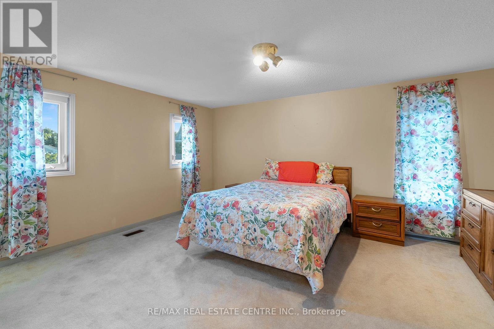 24 Thatcher Court, Brampton, Ontario  L6Z 1C8 - Photo 21 - W12451074