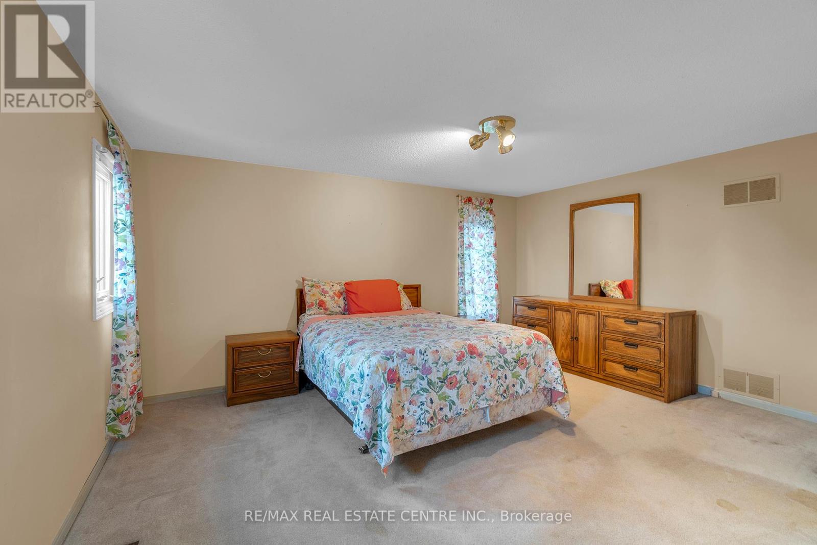 24 Thatcher Court, Brampton, Ontario  L6Z 1C8 - Photo 22 - W12451074