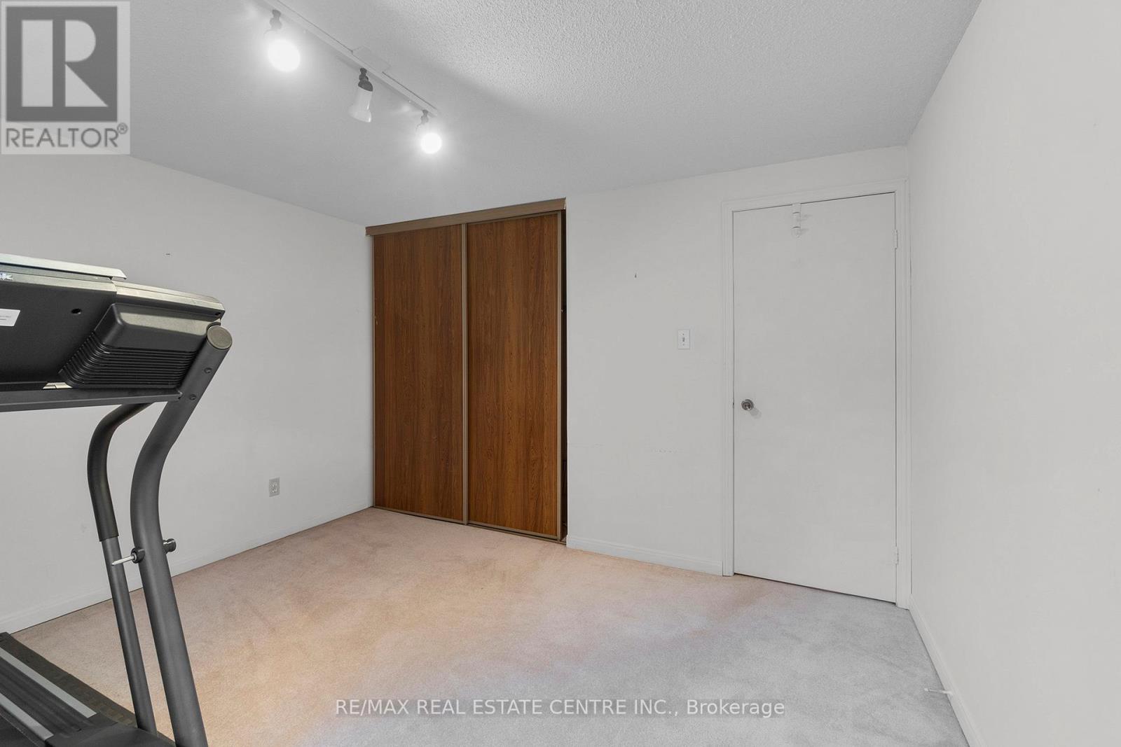 24 Thatcher Court, Brampton, Ontario  L6Z 1C8 - Photo 29 - W12451074