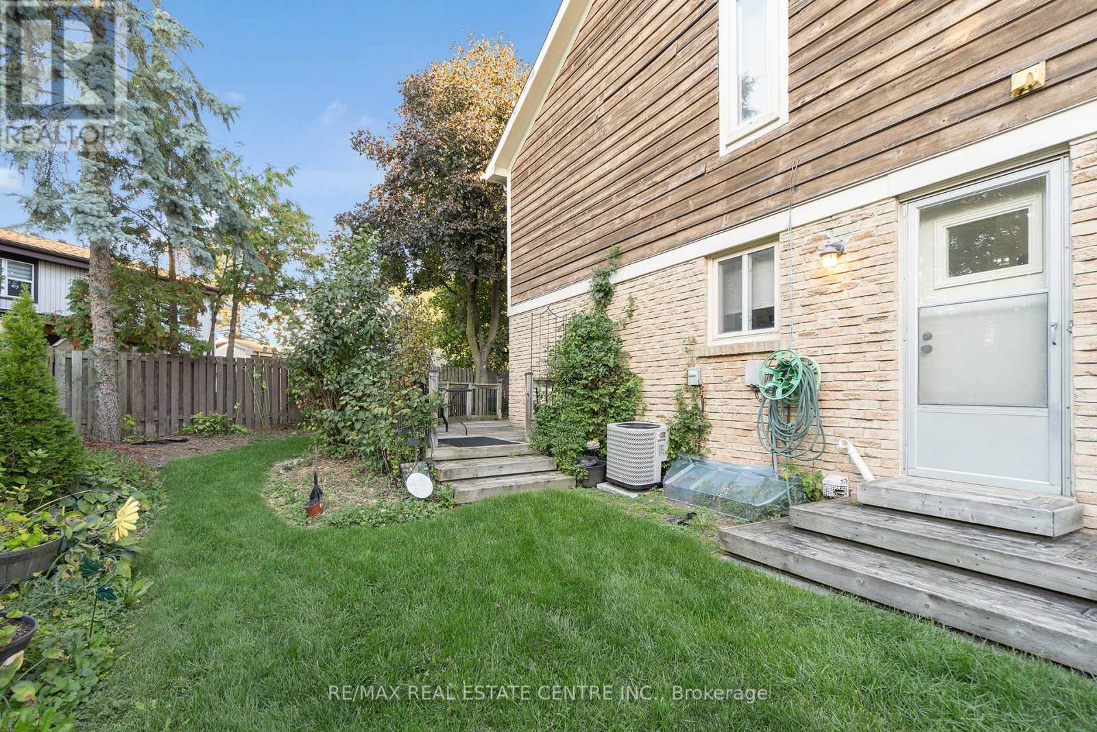 24 Thatcher Court, Brampton, Ontario  L6Z 1C8 - Photo 32 - W12451074