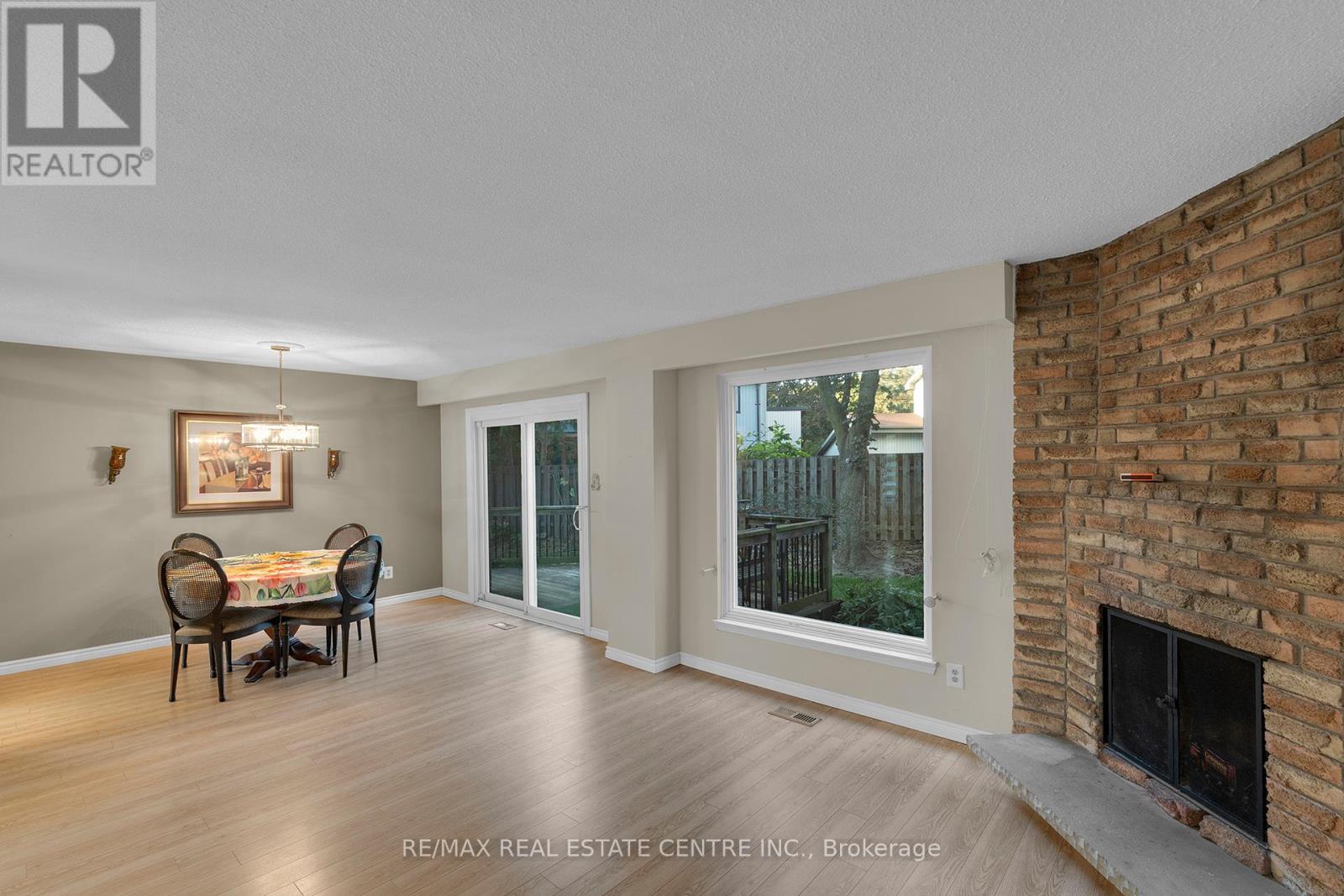 24 Thatcher Court, Brampton, Ontario  L6Z 1C8 - Photo 8 - W12451074