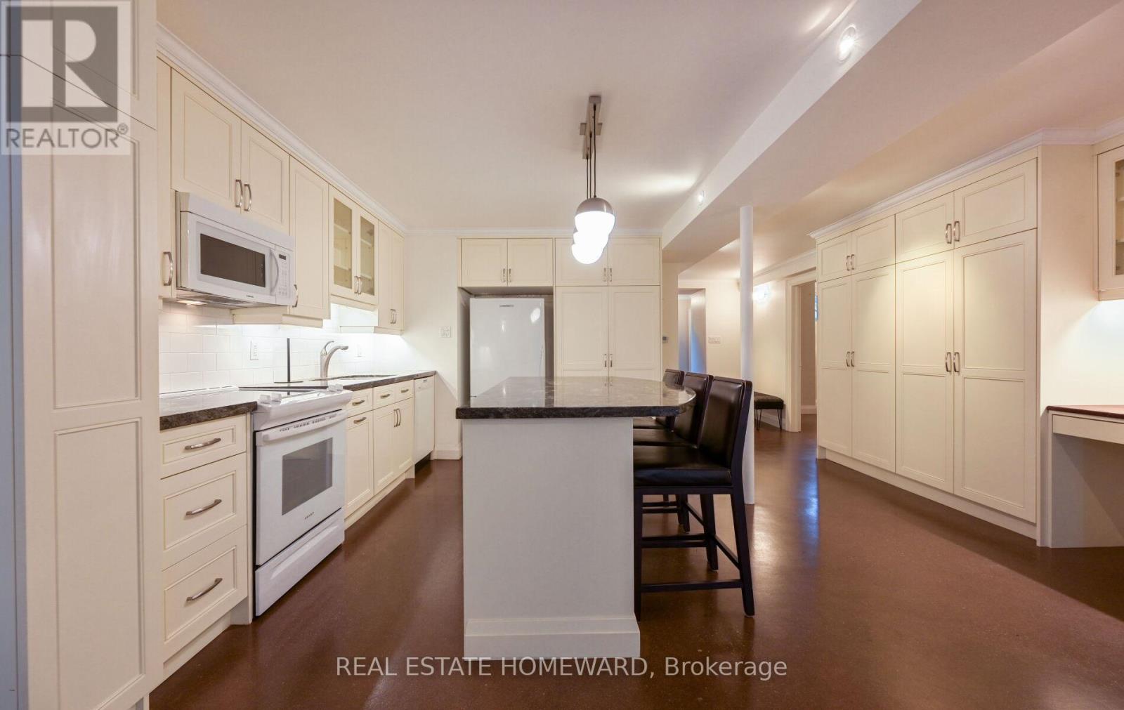 37 Lonsdale Road, Toronto, Ontario  M4V 1W4 - Photo 10 - C12451093