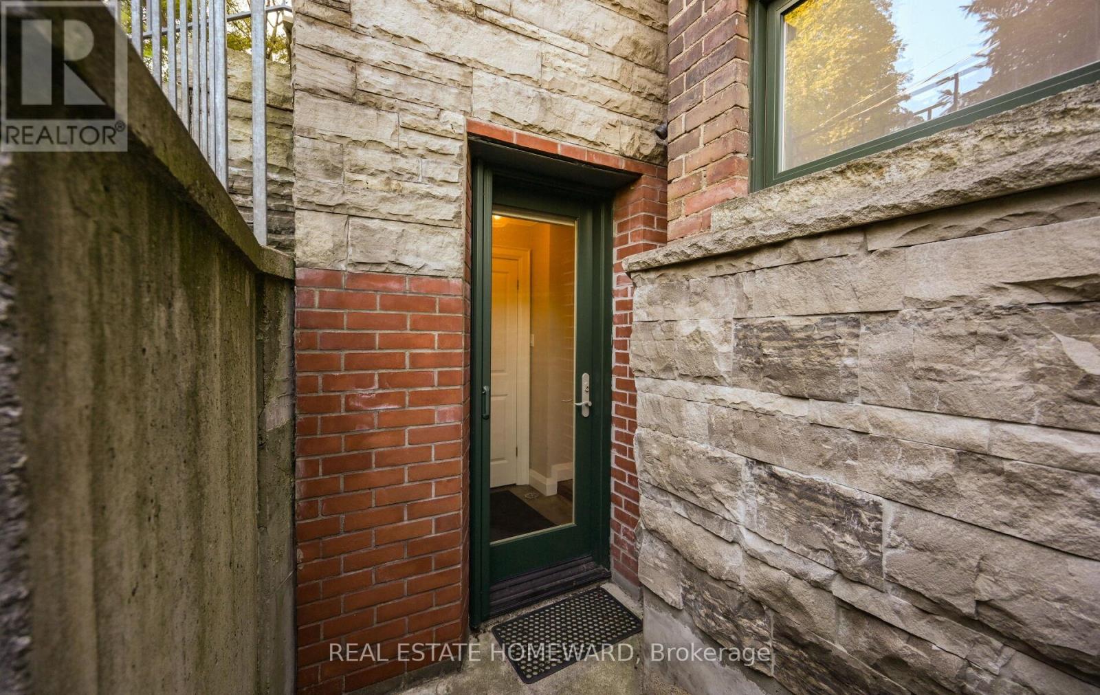 37 Lonsdale Road, Toronto, Ontario  M4V 1W4 - Photo 3 - C12451093
