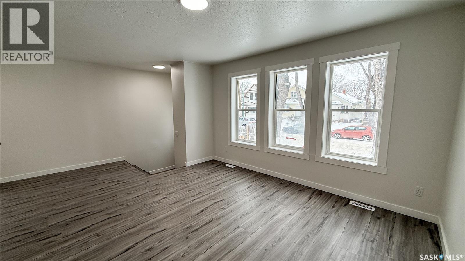 1924 Montreal Street, Regina, Saskatchewan  S4P 1L3 - Photo 5 - SK020327