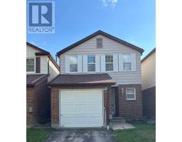 37 MOSSBROOK CRESCENT, Toronto, Ontario