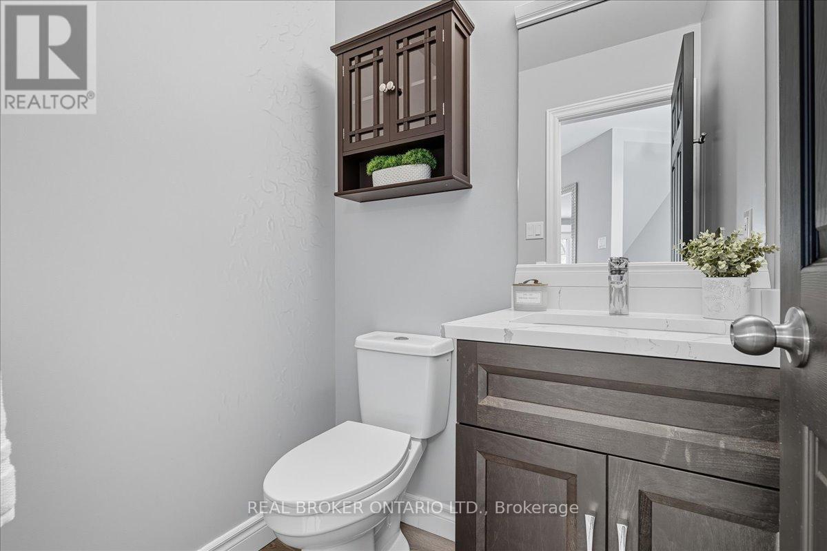 9 - 230 Blackhorne Drive, Kitchener, Ontario  N2E 1Z4 - Photo 15 - X12451052