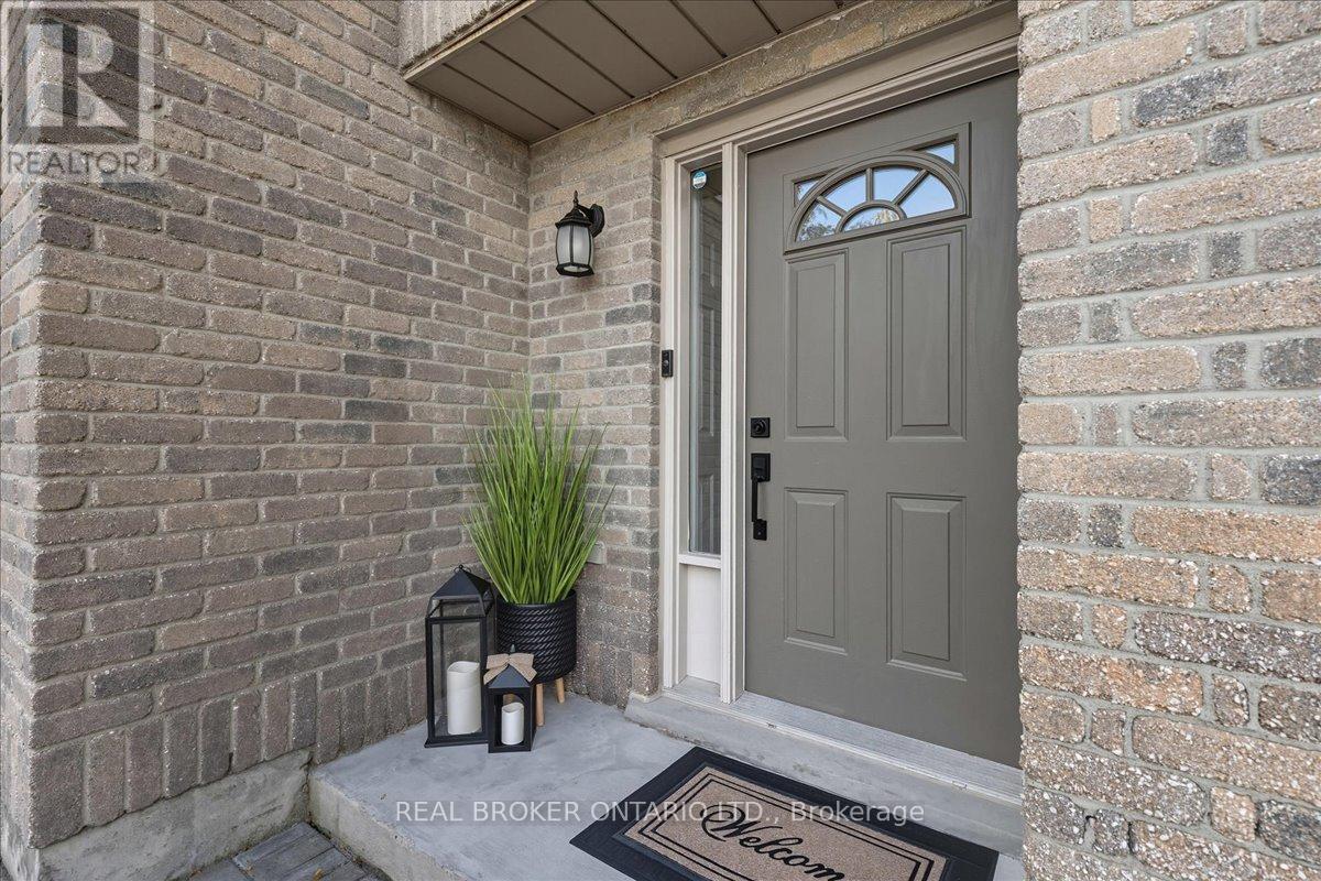 9 - 230 Blackhorne Drive, Kitchener, Ontario  N2E 1Z4 - Photo 2 - X12451052