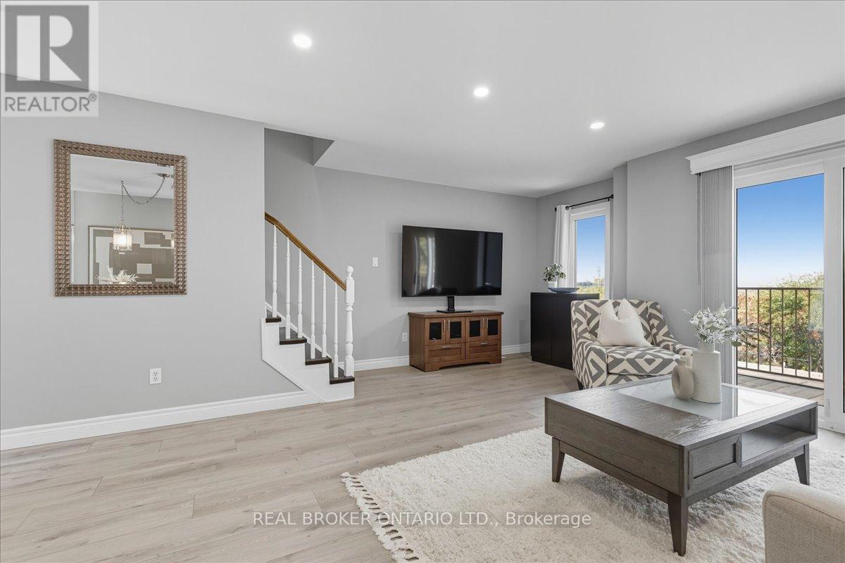 9 - 230 Blackhorne Drive, Kitchener, Ontario  N2E 1Z4 - Photo 20 - X12451052