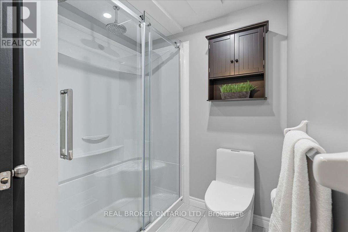 9 - 230 Blackhorne Drive, Kitchener, Ontario  N2E 1Z4 - Photo 25 - X12451052