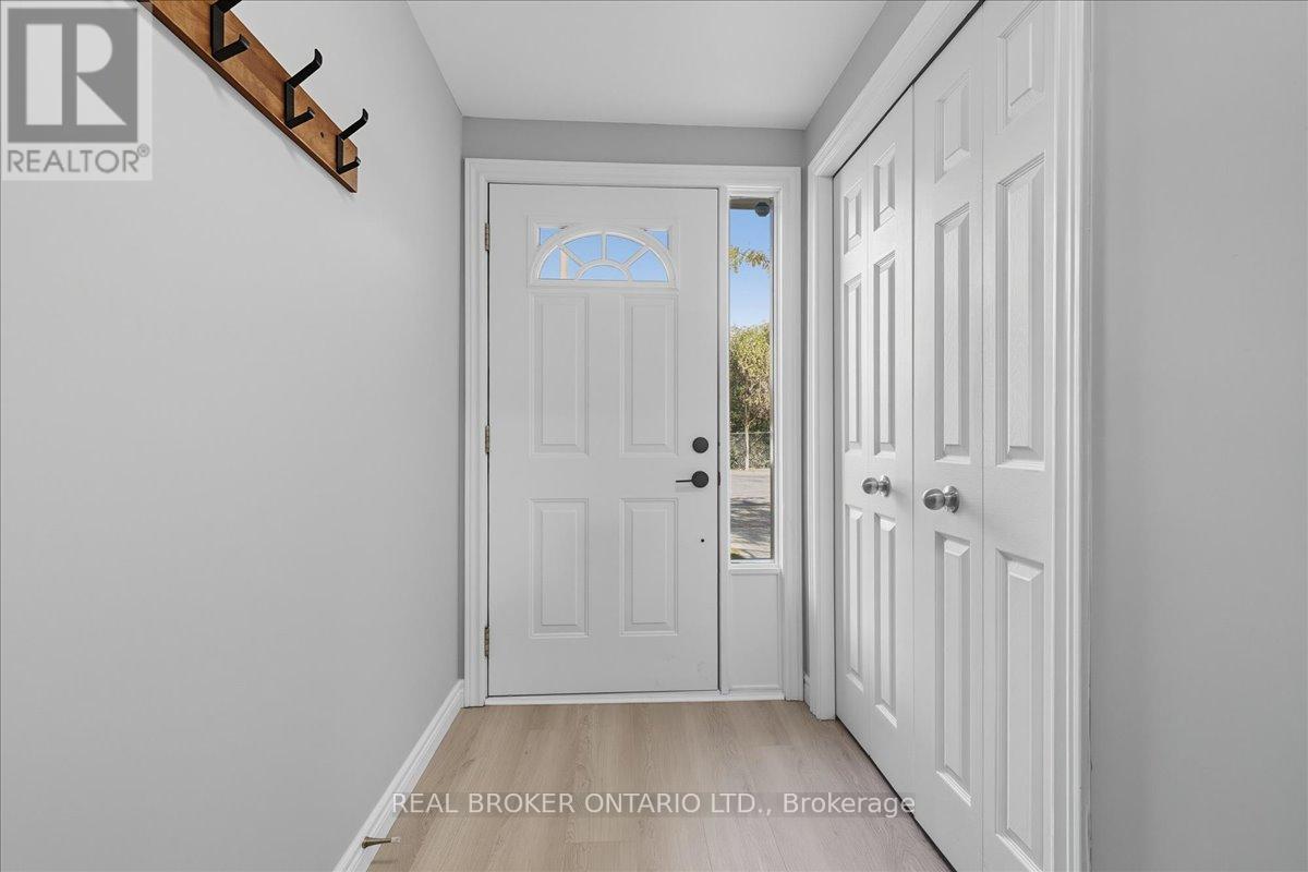 9 - 230 Blackhorne Drive, Kitchener, Ontario  N2E 1Z4 - Photo 3 - X12451052