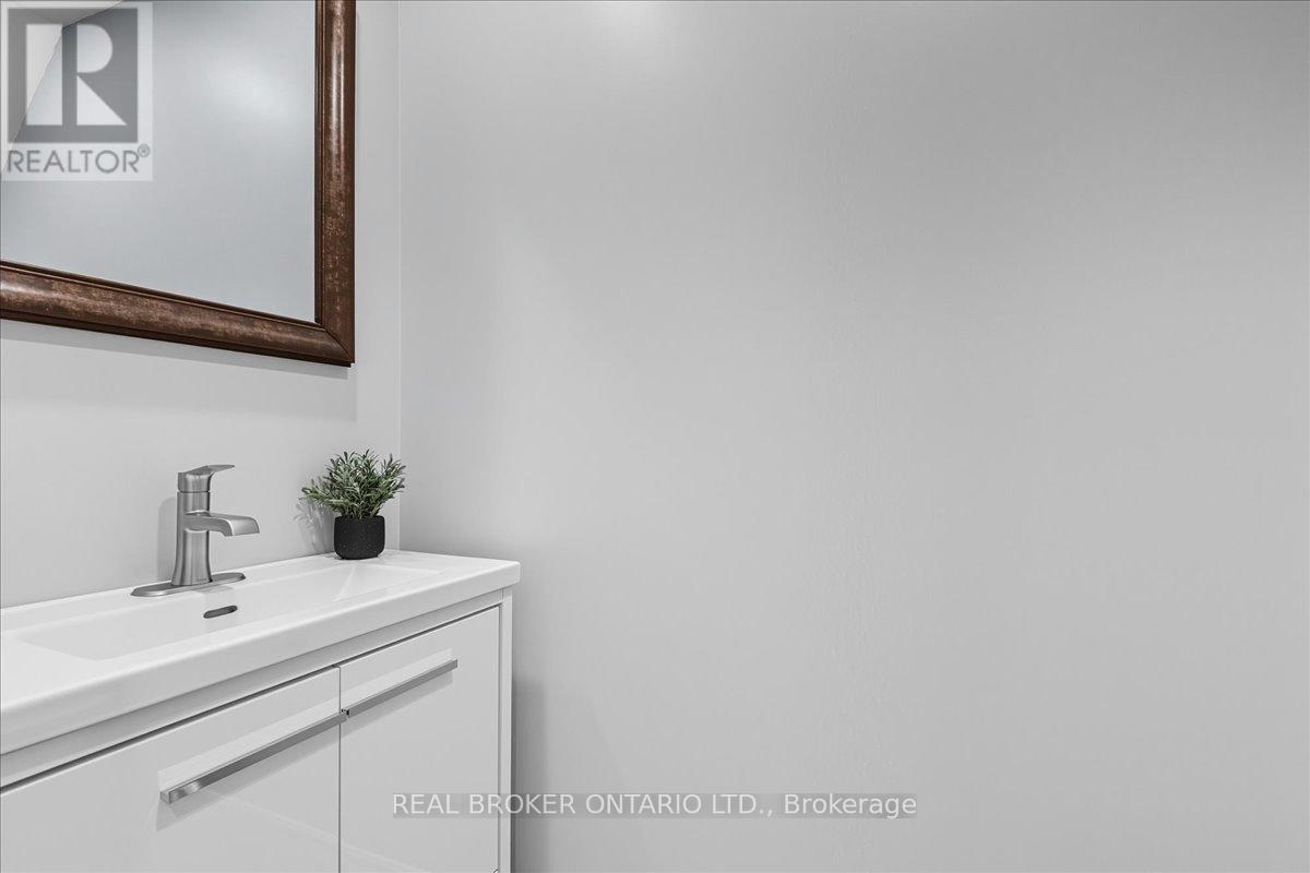 9 - 230 Blackhorne Drive, Kitchener, Ontario  N2E 1Z4 - Photo 6 - X12451052