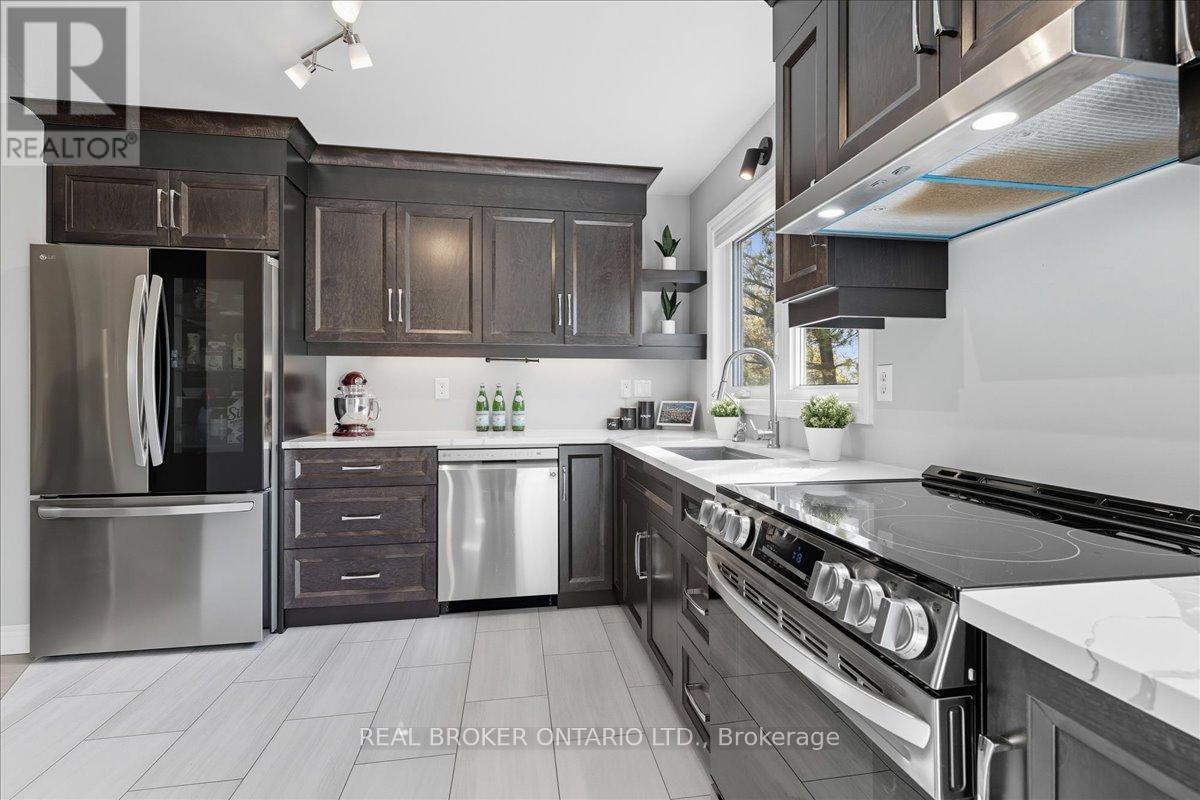 9 - 230 Blackhorne Drive, Kitchener, Ontario  N2E 1Z4 - Photo 8 - X12451052