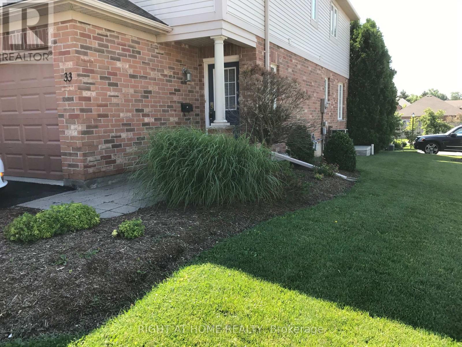 33 - 320 Ambleside Drive, London North, Ontario  N6G 5H9 - Photo 2 - X12451066