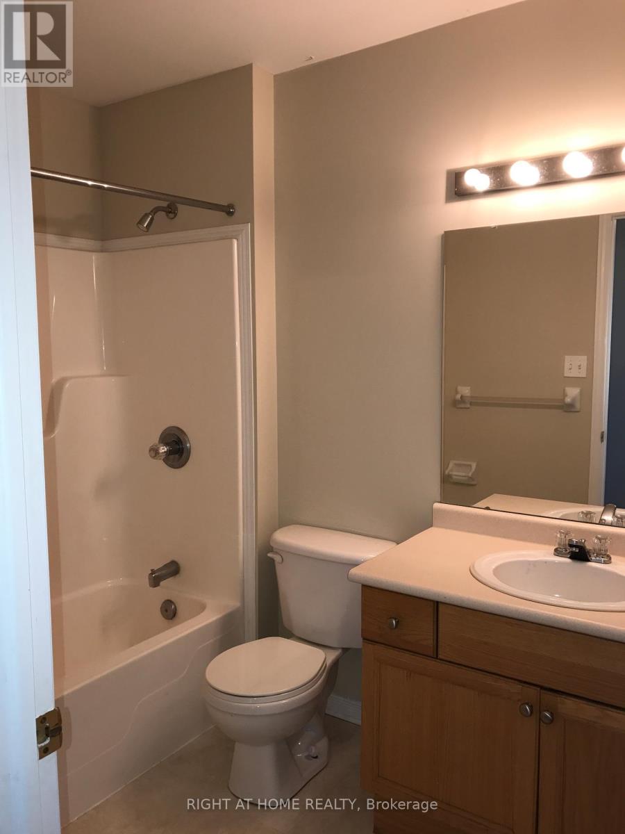 33 - 320 Ambleside Drive, London North, Ontario  N6G 5H9 - Photo 20 - X12451066