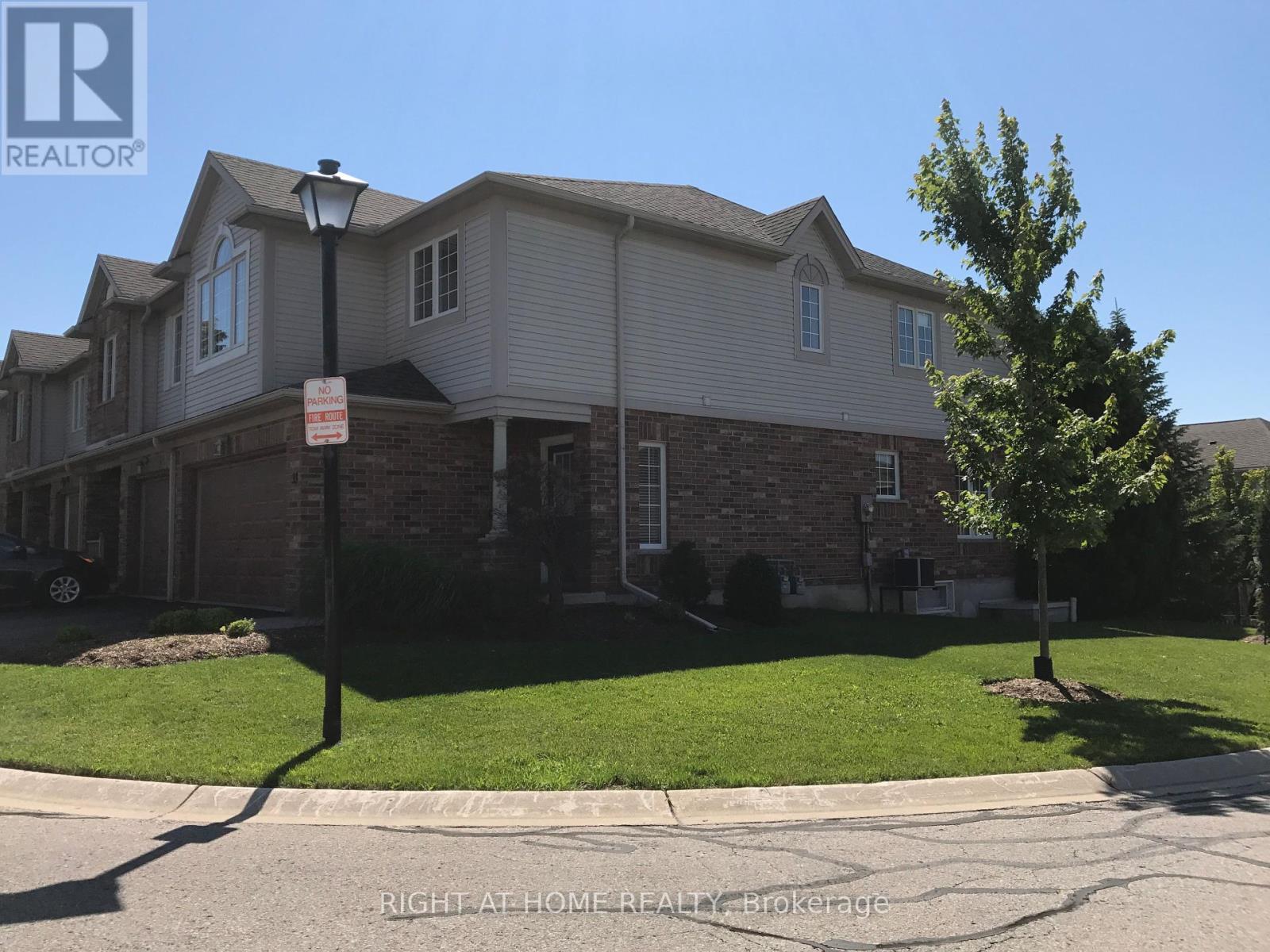 33 - 320 Ambleside Drive, London North, Ontario  N6G 5H9 - Photo 28 - X12451066