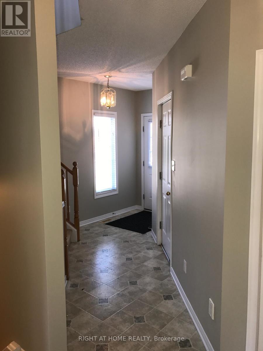 33 - 320 Ambleside Drive, London North, Ontario  N6G 5H9 - Photo 4 - X12451066