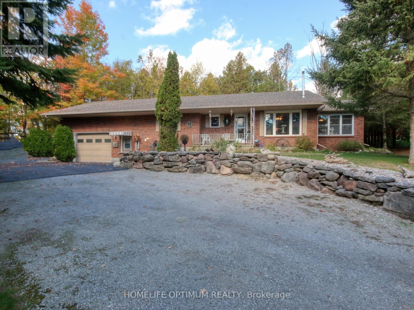 228 Pirates Glen Drive, Trent Lakes, Ontario  K0M 1A0 - Photo 2 - X12451077