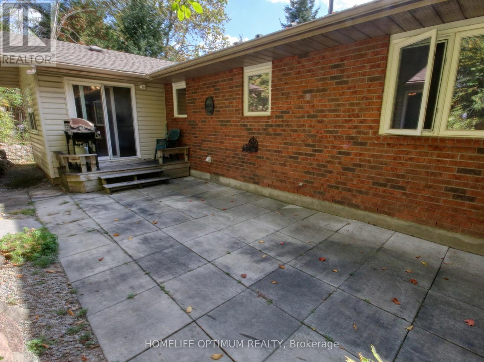 228 Pirates Glen Drive, Trent Lakes, Ontario  K0M 1A0 - Photo 3 - X12451077