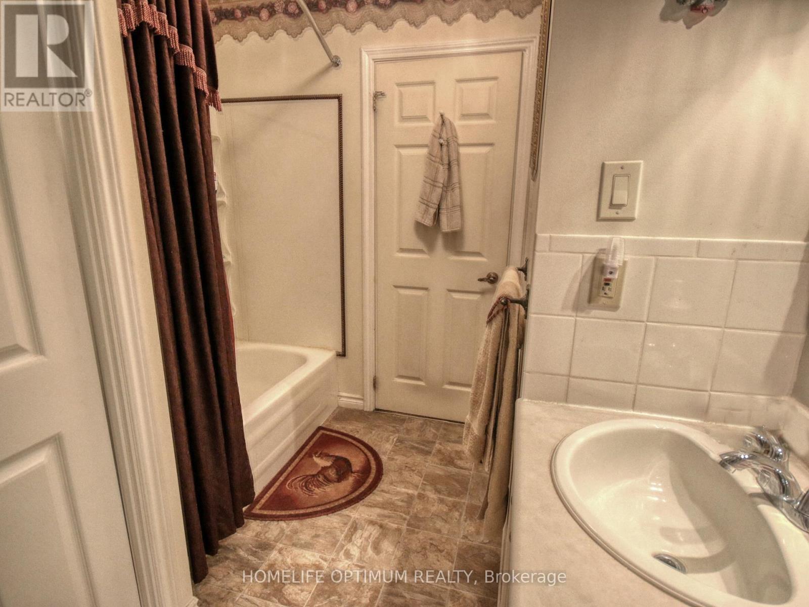 228 Pirates Glen Drive, Trent Lakes, Ontario  K0M 1A0 - Photo 32 - X12451077