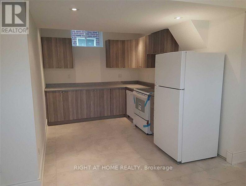 73 Broughton Terrace, Bradford West Gwillimbury, Ontario  L3Z 0J8 - Photo 3 - N12451092