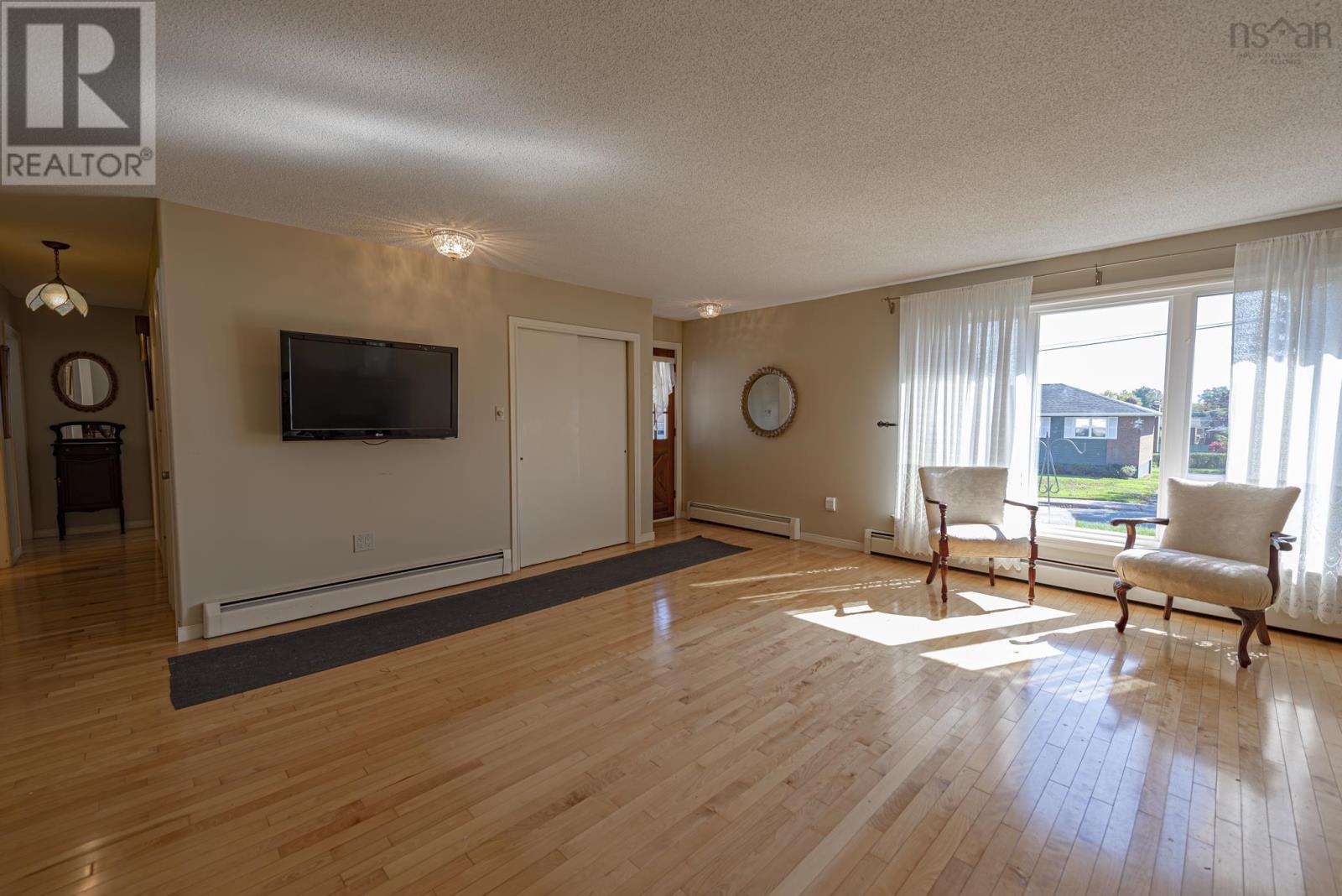 389 Dunbar Avenue, New Glasgow, Nova Scotia  B2H 1W2 - Photo 3 - 202525374