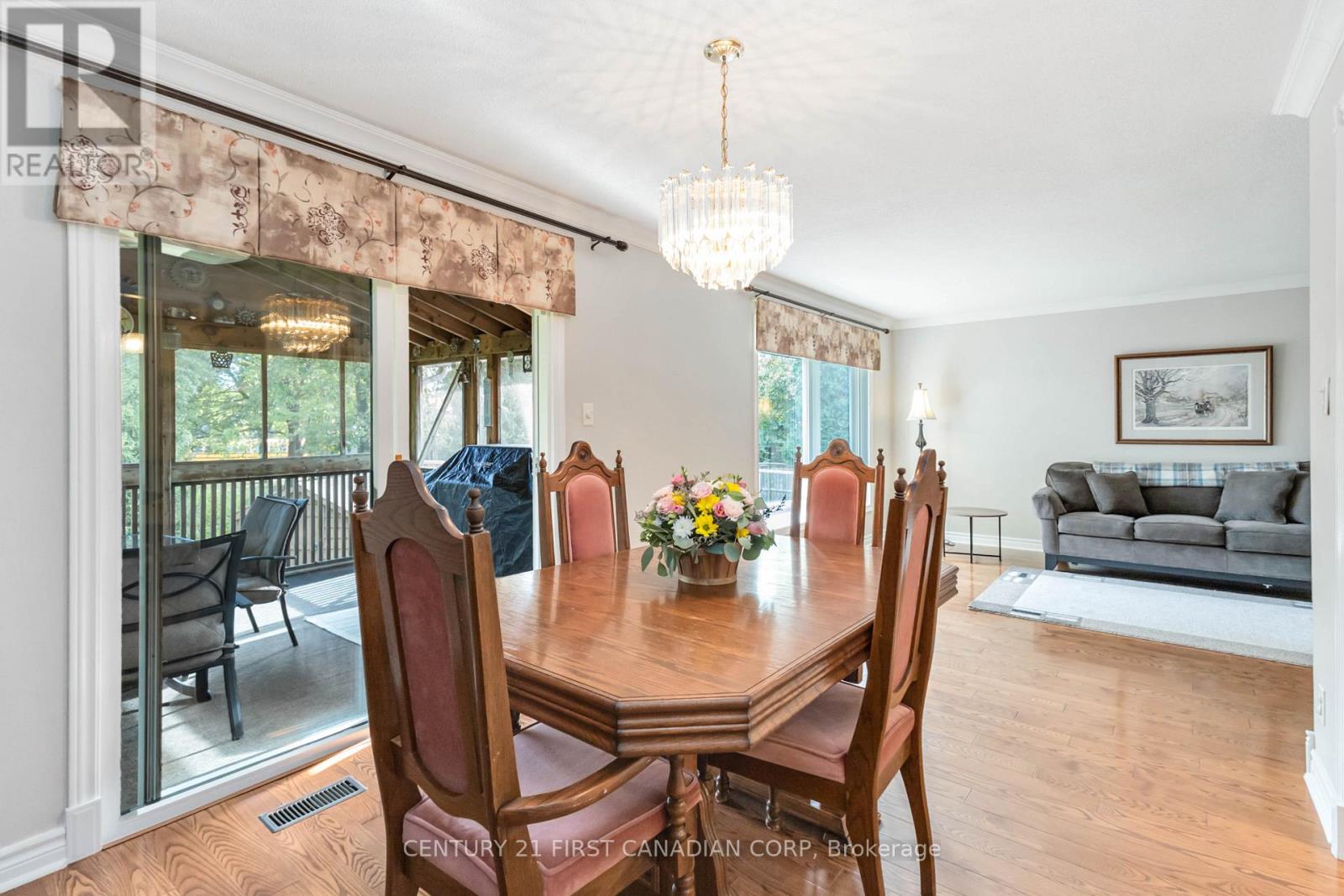 50 Farnham Crescent, London South, Ontario  N6K 1K1 - Photo 14 - X12451115