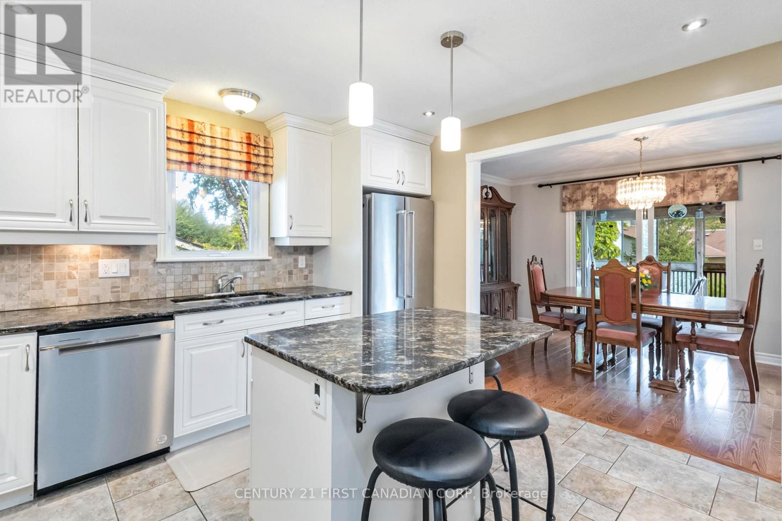50 Farnham Crescent, London South, Ontario  N6K 1K1 - Photo 16 - X12451115