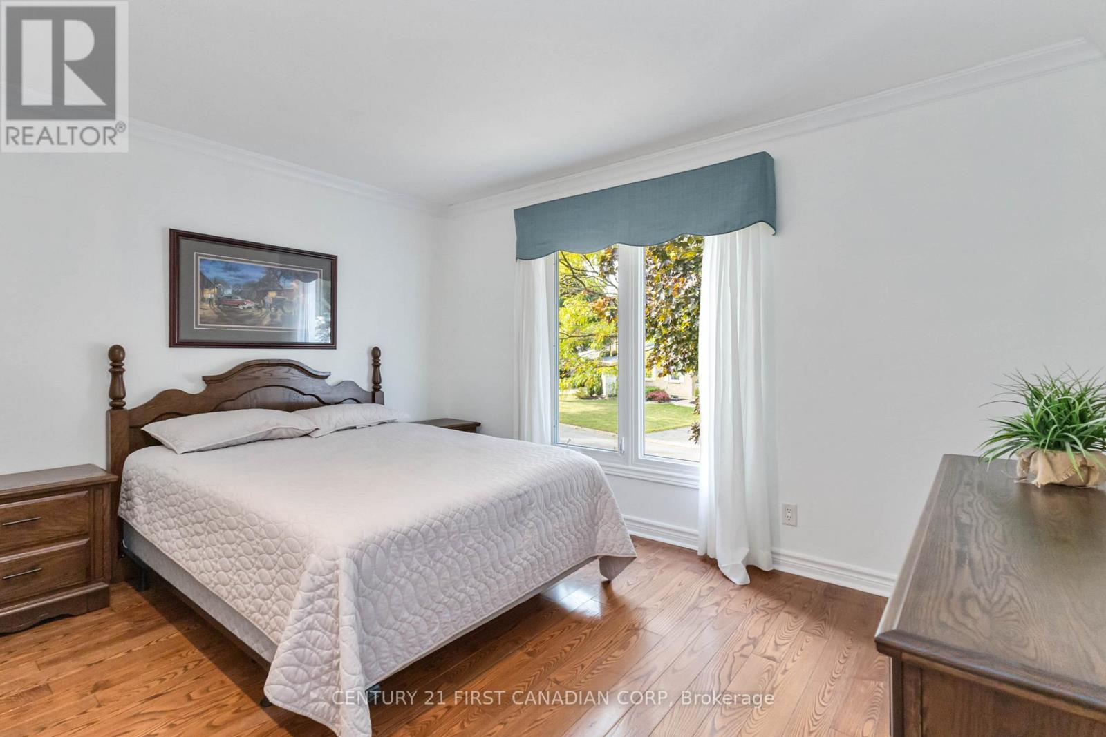 50 Farnham Crescent, London South, Ontario  N6K 1K1 - Photo 21 - X12451115