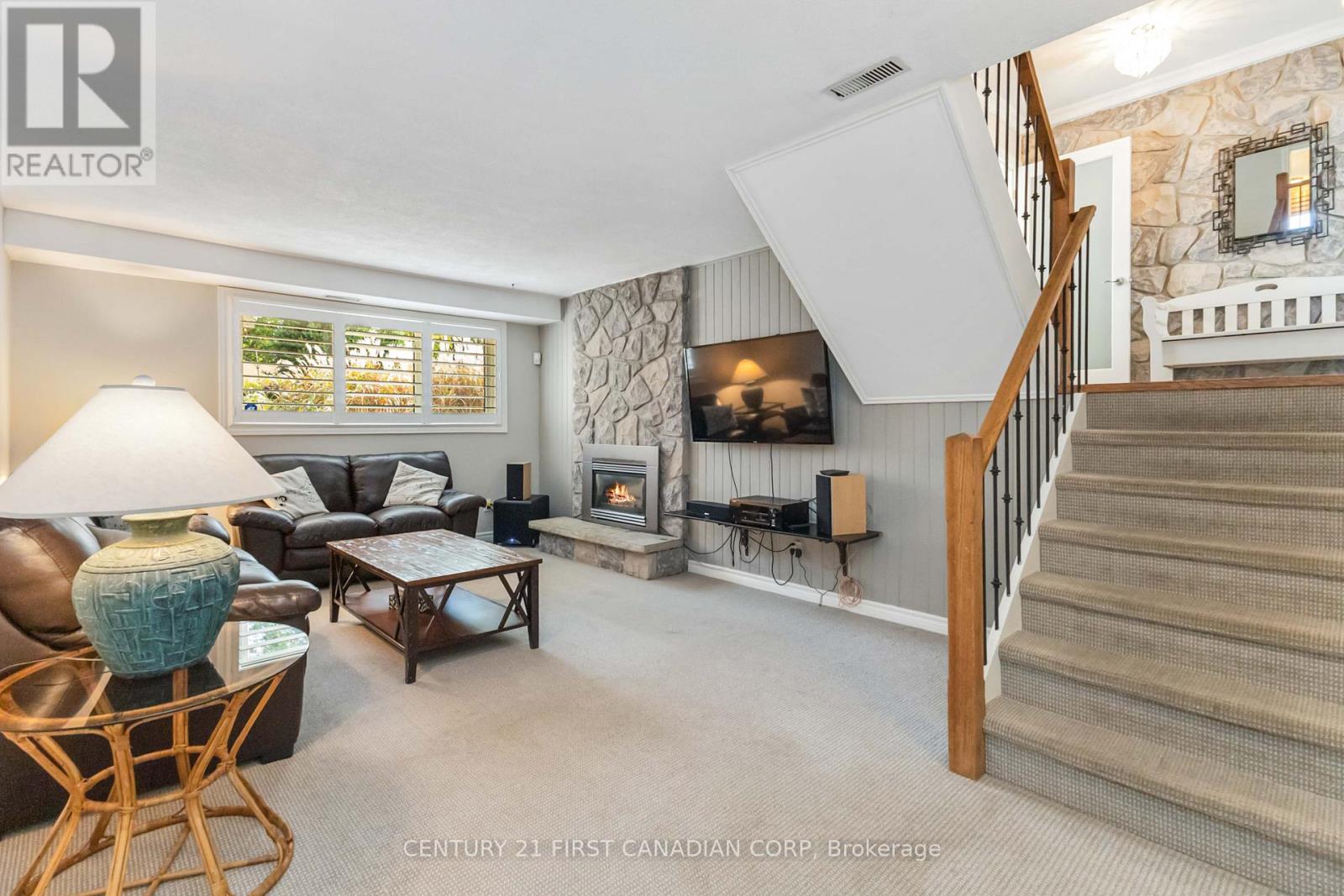 50 Farnham Crescent, London South, Ontario  N6K 1K1 - Photo 24 - X12451115
