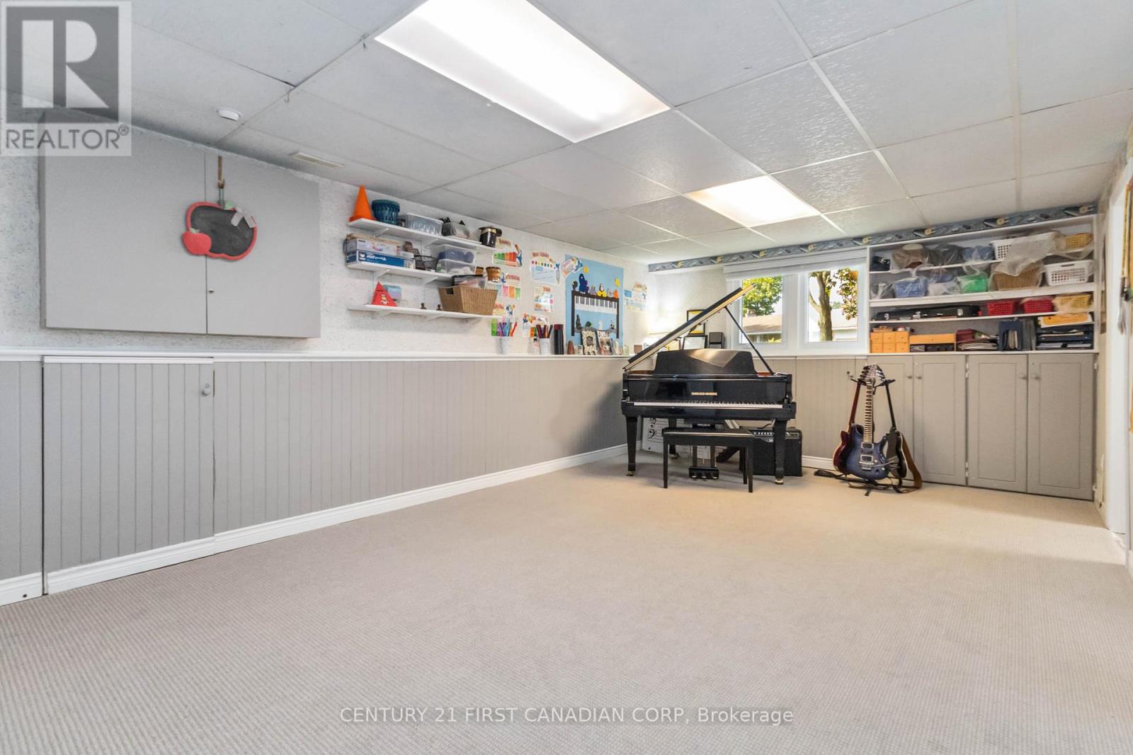 50 Farnham Crescent, London South, Ontario  N6K 1K1 - Photo 28 - X12451115