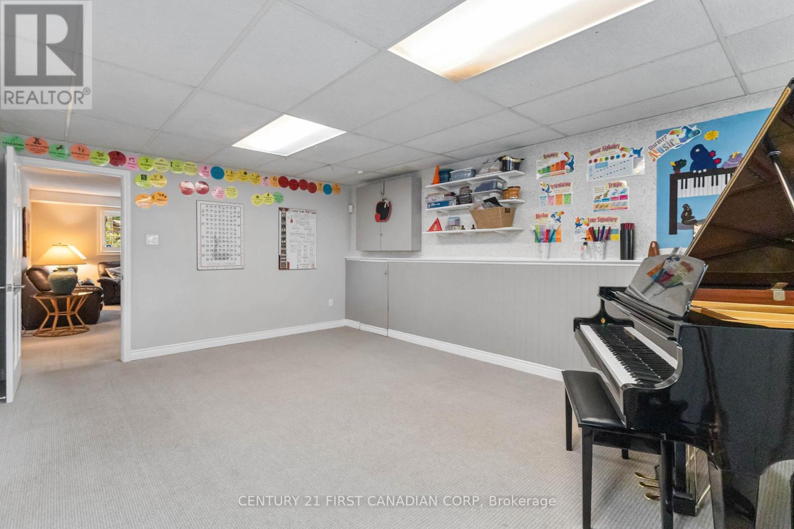 50 Farnham Crescent, London South, Ontario  N6K 1K1 - Photo 29 - X12451115