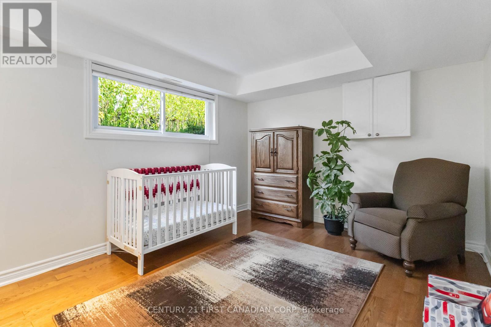 50 Farnham Crescent, London South, Ontario  N6K 1K1 - Photo 31 - X12451115
