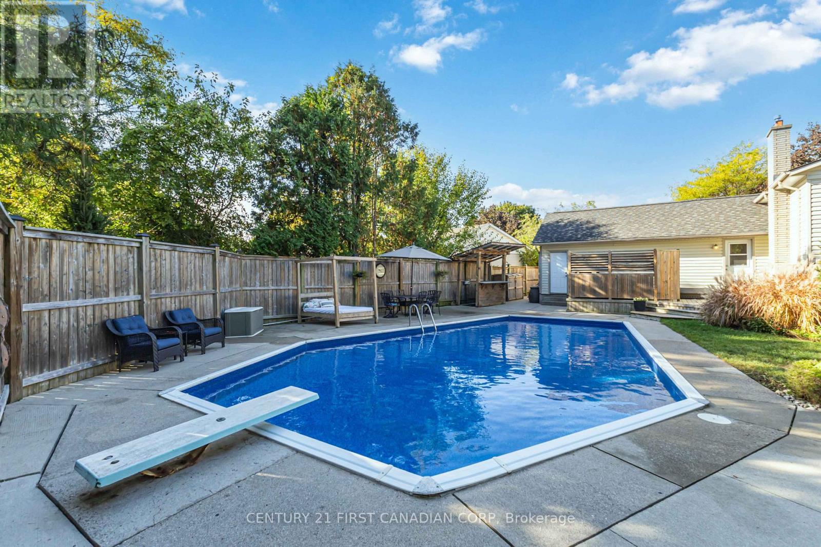 50 Farnham Crescent, London South, Ontario  N6K 1K1 - Photo 39 - X12451115