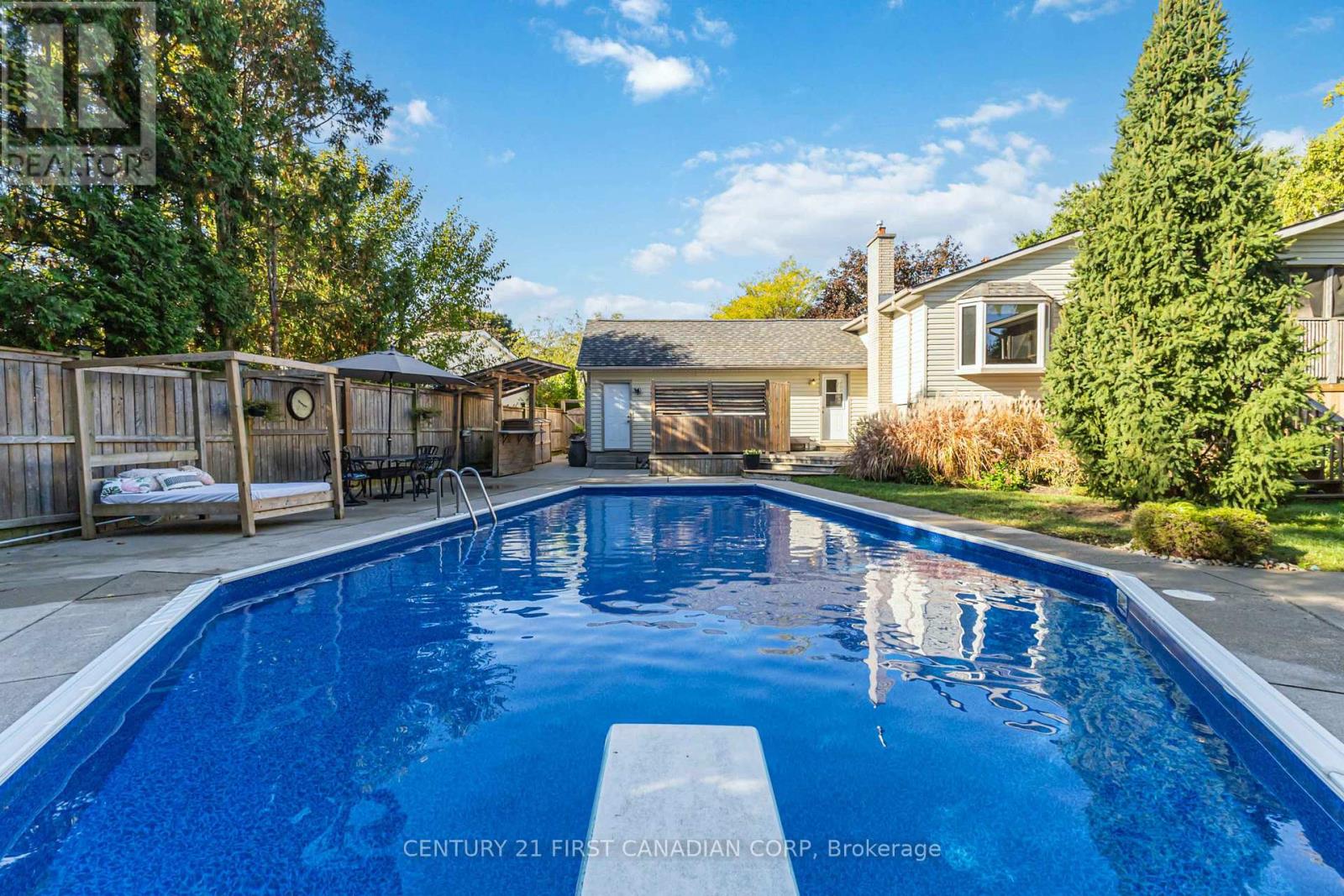 50 Farnham Crescent, London South, Ontario  N6K 1K1 - Photo 40 - X12451115