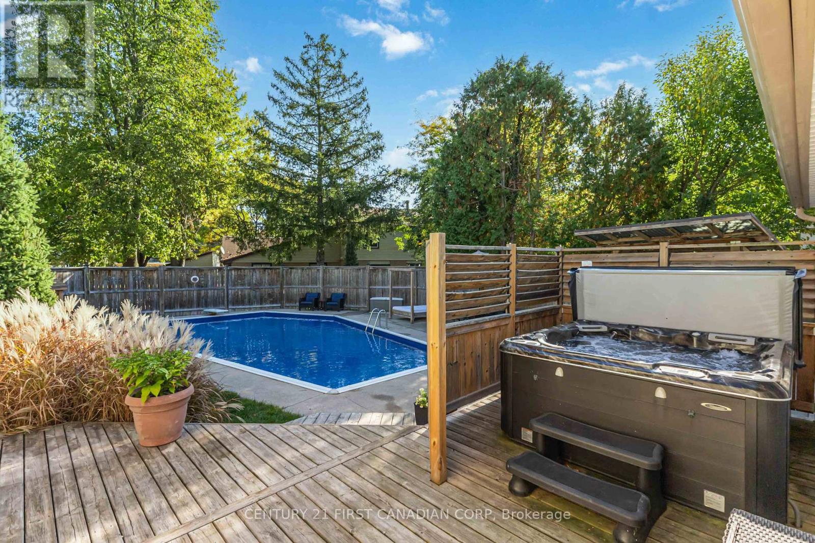50 Farnham Crescent, London South, Ontario  N6K 1K1 - Photo 43 - X12451115