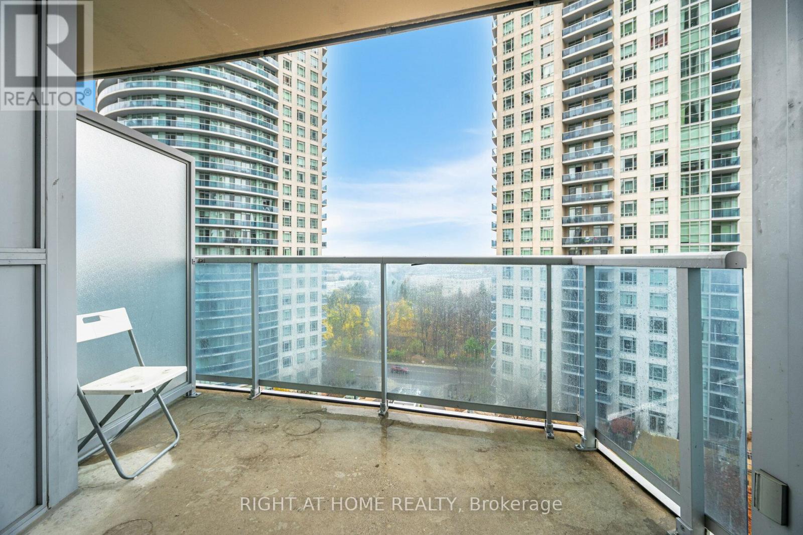 1002 - 70 Absolute Avenue, Mississauga, Ontario  L4Z 0A4 - Photo 18 - W12451091