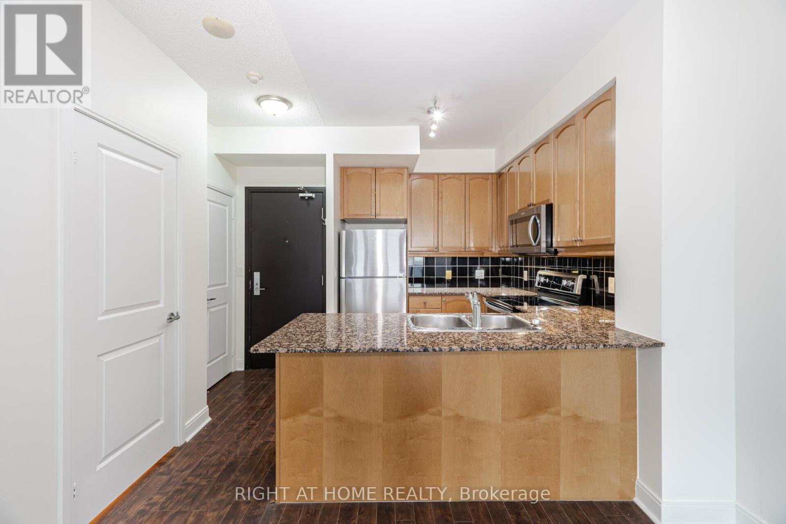 1002 - 70 Absolute Avenue, Mississauga, Ontario  L4Z 0A4 - Photo 7 - W12451091