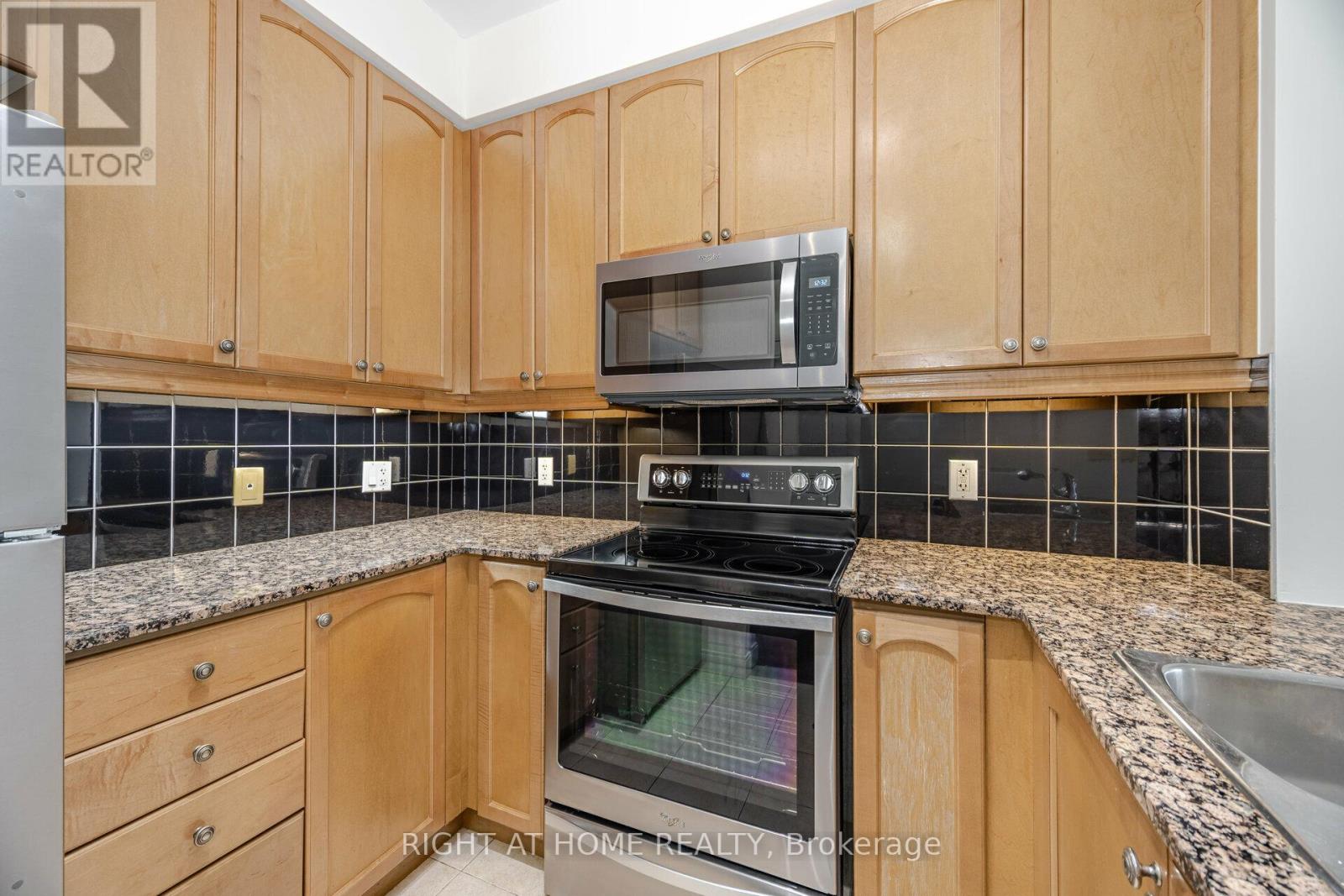 1002 - 70 Absolute Avenue, Mississauga, Ontario  L4Z 0A4 - Photo 8 - W12451091