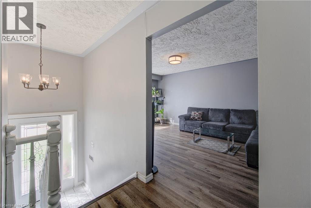 320 Country Hill Drive, Kitchener, Ontario  N2E 2C2 - Photo 8 - 40774914