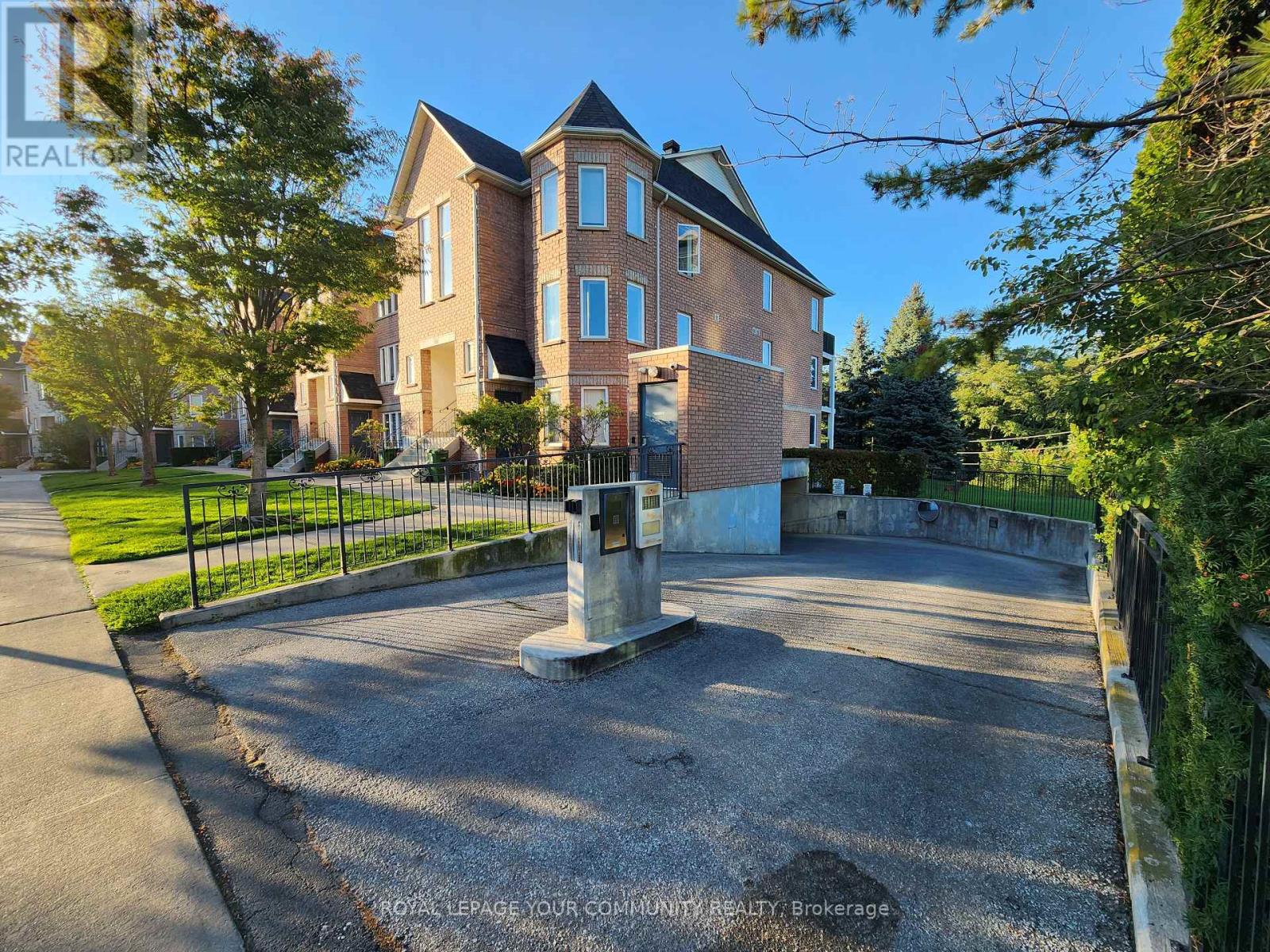 202 - 80 Aerodrome Crescent, Toronto, Ontario  M4G 4J1 - Photo 31 - C12451110
