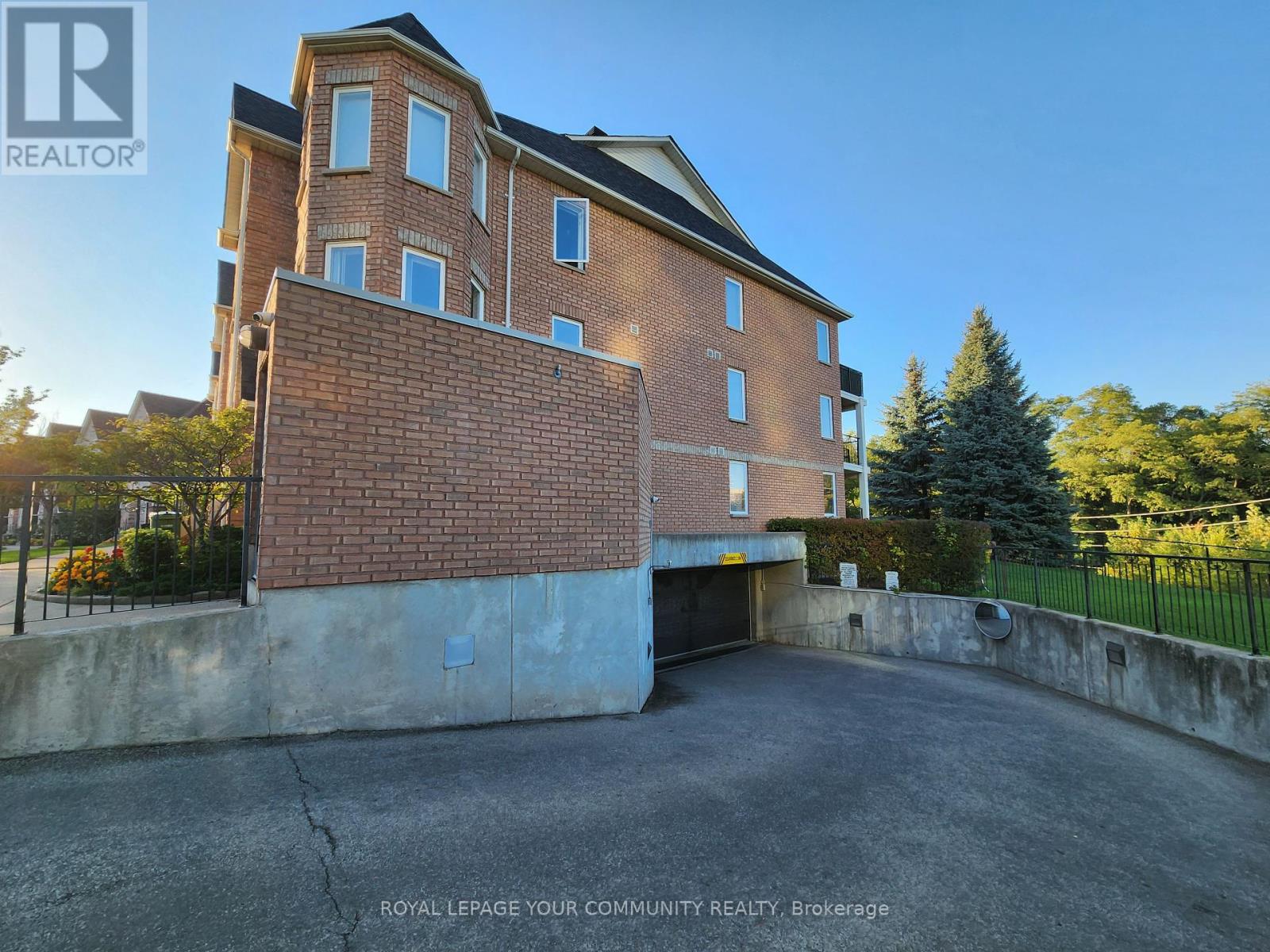 202 - 80 Aerodrome Crescent, Toronto, Ontario  M4G 4J1 - Photo 32 - C12451110
