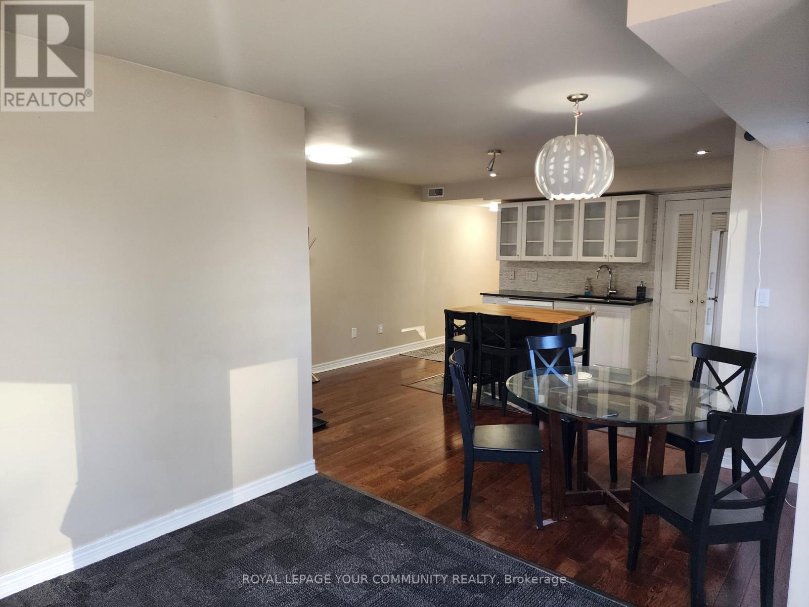 202 - 80 Aerodrome Crescent, Toronto, Ontario  M4G 4J1 - Photo 6 - C12451110