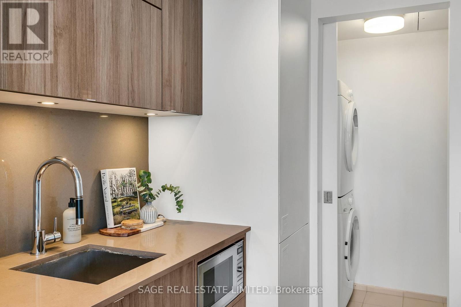 2504 - 125 Peter Street, Toronto, Ontario  M5V 0M2 - Photo 24 - C12451125