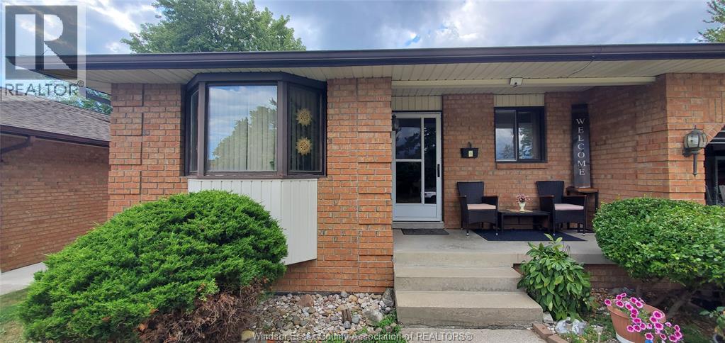 1735 Homestead Lane, Lasalle, Ontario  N9H 2C7 - Photo 2 - 25022337