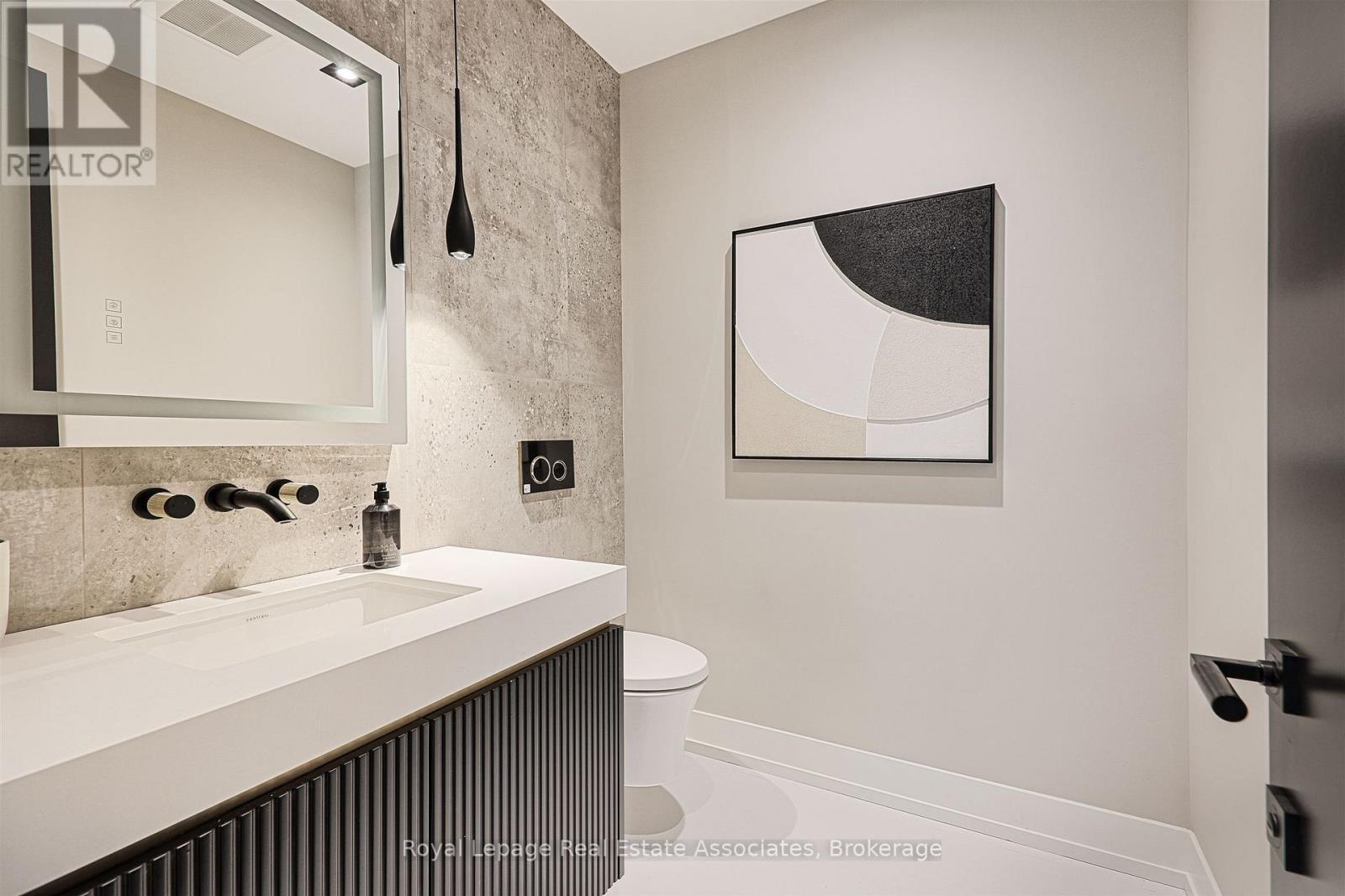700 Montbeck Crescent, Mississauga, Ontario  L5G 1P3 - Photo 21 - W12451123