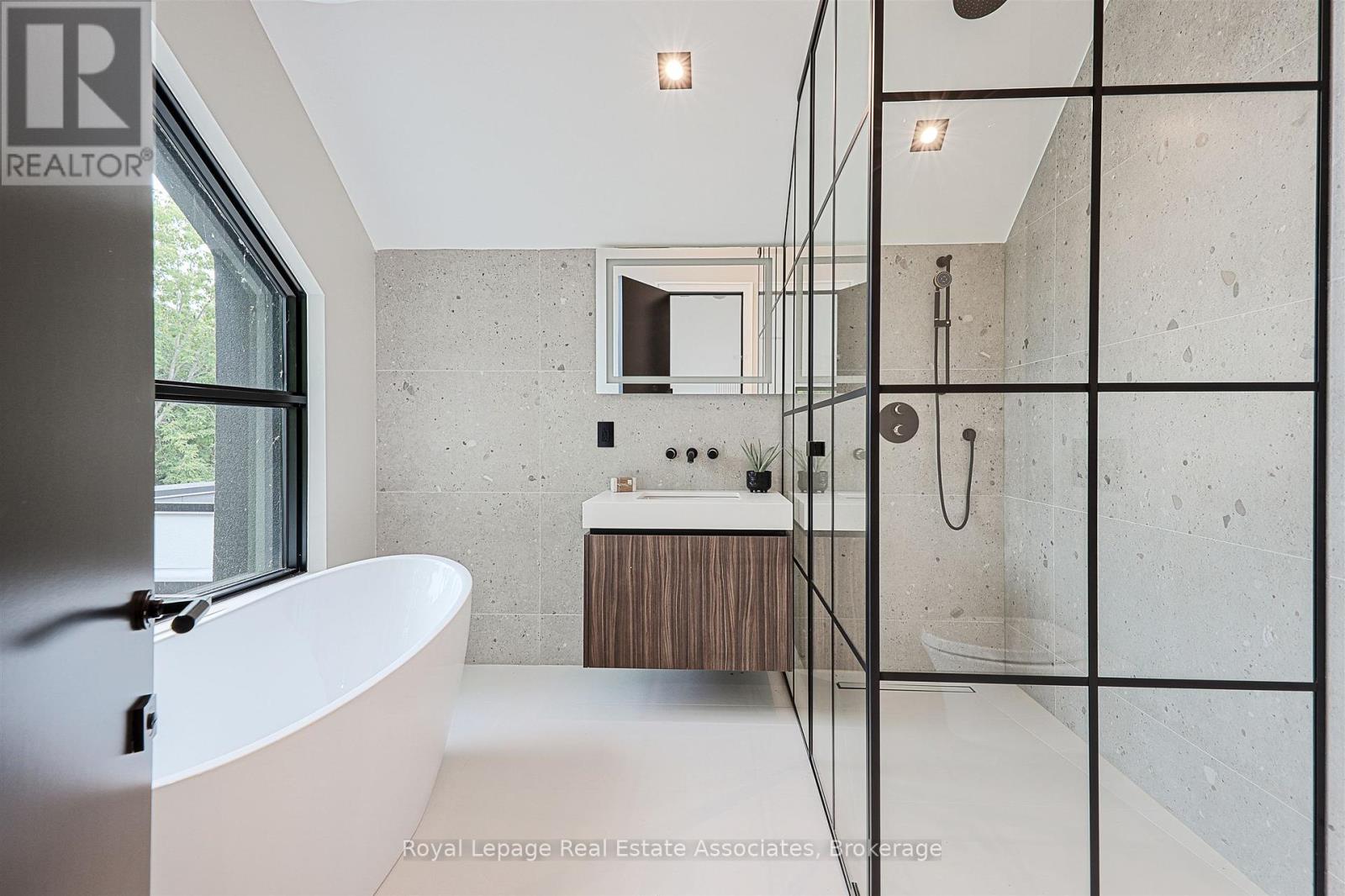700 Montbeck Crescent, Mississauga, Ontario  L5G 1P3 - Photo 27 - W12451123