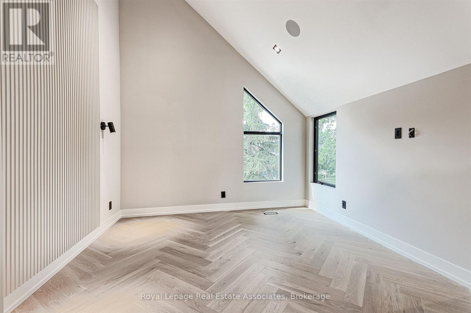 700 Montbeck Crescent, Mississauga, Ontario  L5G 1P3 - Photo 33 - W12451123