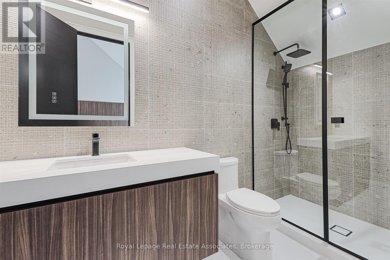 700 Montbeck Crescent, Mississauga, Ontario  L5G 1P3 - Photo 36 - W12451123