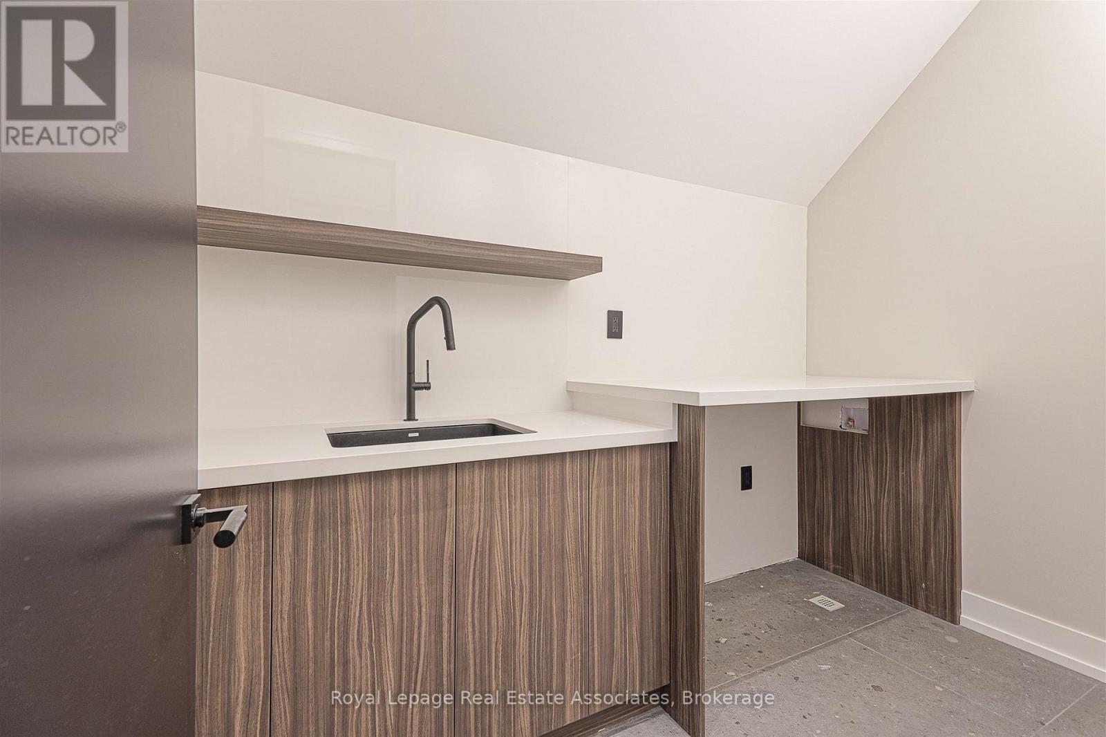 700 Montbeck Crescent, Mississauga, Ontario  L5G 1P3 - Photo 38 - W12451123